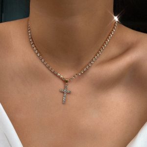 Cross Short Clavicle Necklace