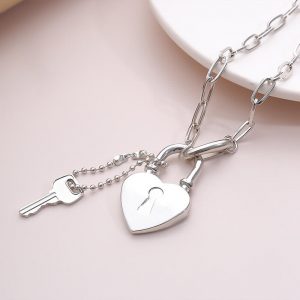 Heart shaped retro lock geometric necklace