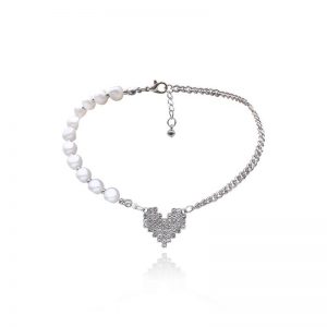 Micro set heart asymmetric necklace