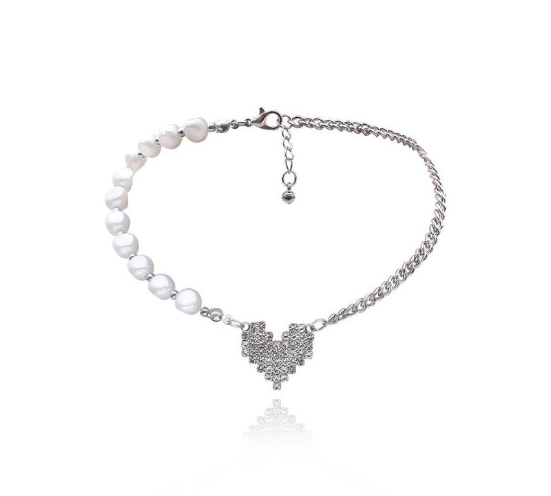 Micro set heart asymmetric necklace