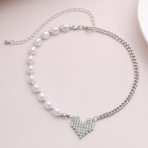 Micro set heart asymmetric necklace