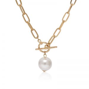 Pearl pendant necklace