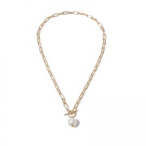 Pearl pendant necklace