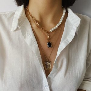 Square crescent pendant necklace