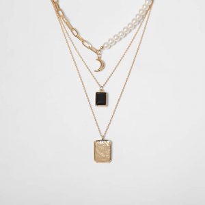 Square crescent pendant necklace