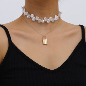 Baroque pearl necklace