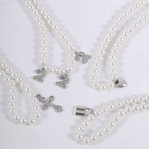 Cross pendant necklace