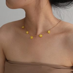 Flower necklace