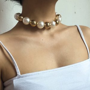 Metal bead necklace