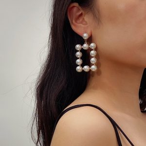 Pearl studs