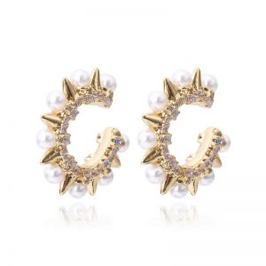 Pearl earrings stud