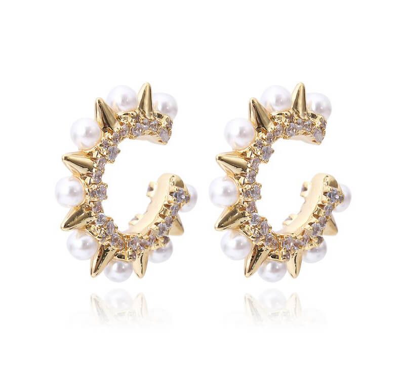 Pearl earrings stud