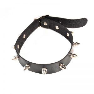 Rivet necklace collar