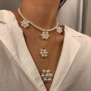 Three-layer pearl necklace