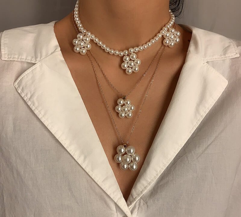 Three-layer pearl necklace