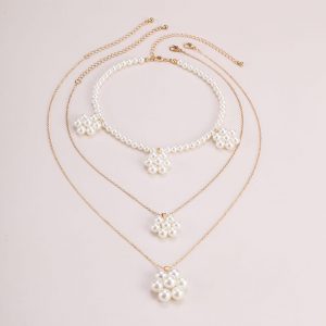 Three-layer pearl necklace